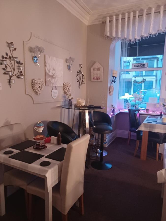 Friends Hotel 黑潭 外观 照片